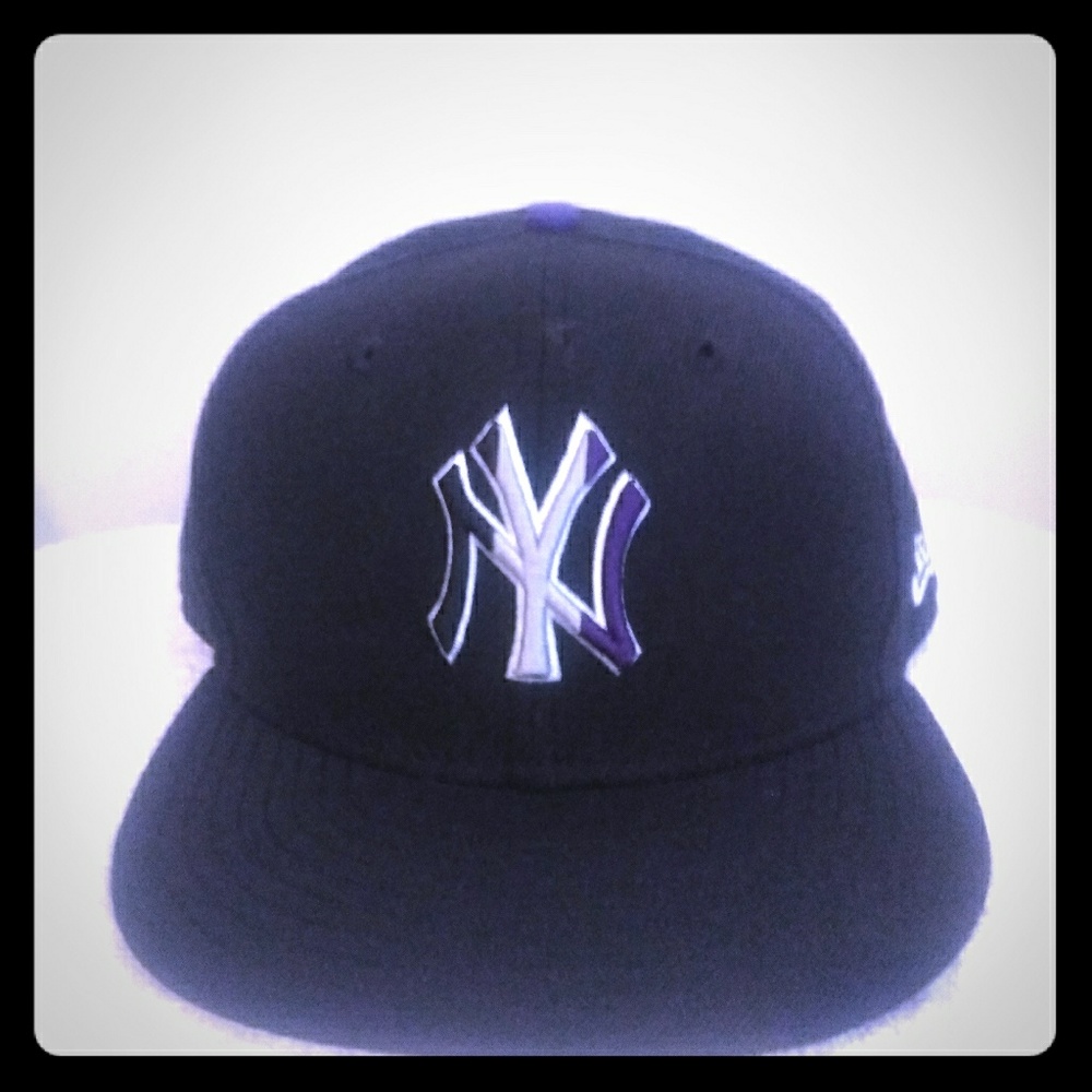 Baseball Hat NY Yankees Black Size 7 5/8 New Era
